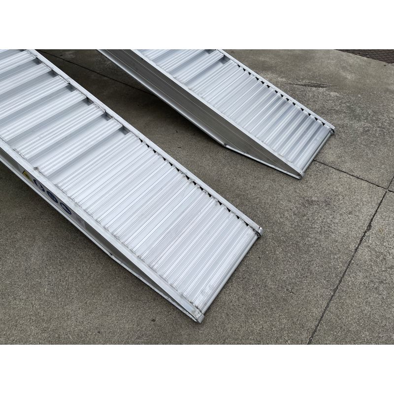 Aluminium Verladeschienen: Länge 4 Meter, Breite 48cm, Nutzlast 5620kg pro Satz